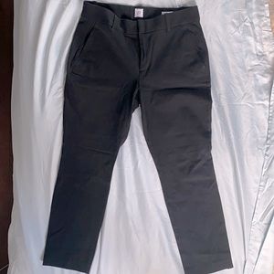 Gap size 8 petite skinny ankle pants. Black
